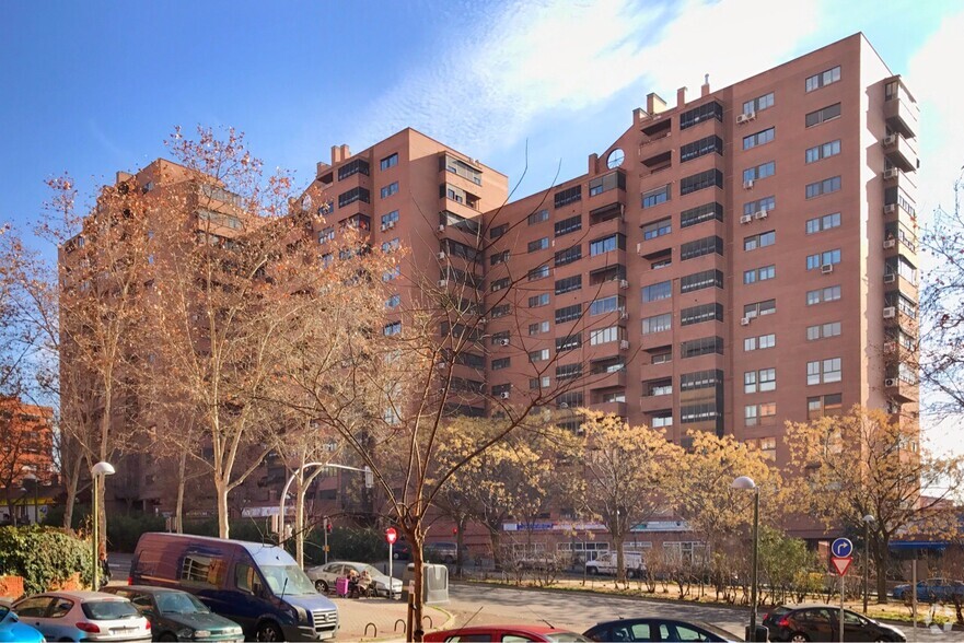 Avenida Pablo Neruda, 63, Madrid, Madrid en alquiler - Foto del edificio - Imagen 2 de 2