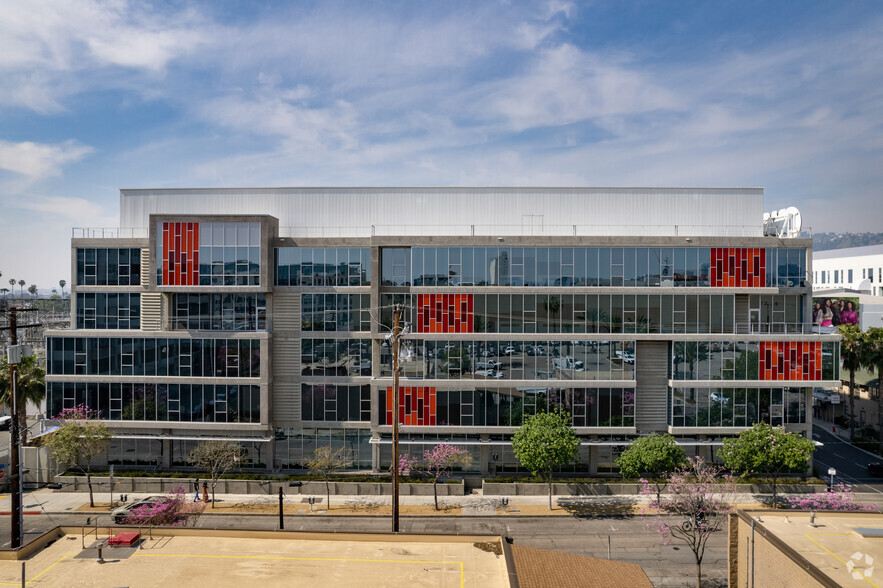 1041 N Formosa Ave, West Hollywood, CA en alquiler - Foto del edificio - Imagen 2 de 13