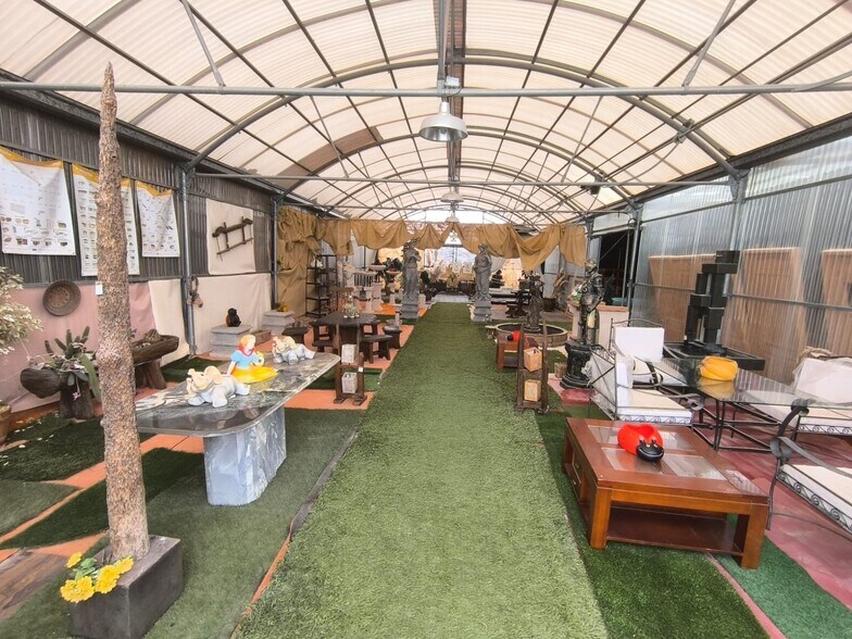 Local en Algueña en venta - Foto del edificio - Imagen 2 de 31