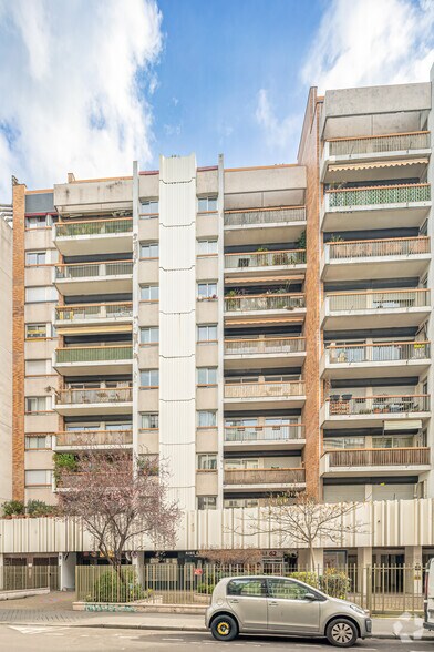 62 Rue Amelot, Paris en alquiler - Foto del edificio - Imagen 2 de 3