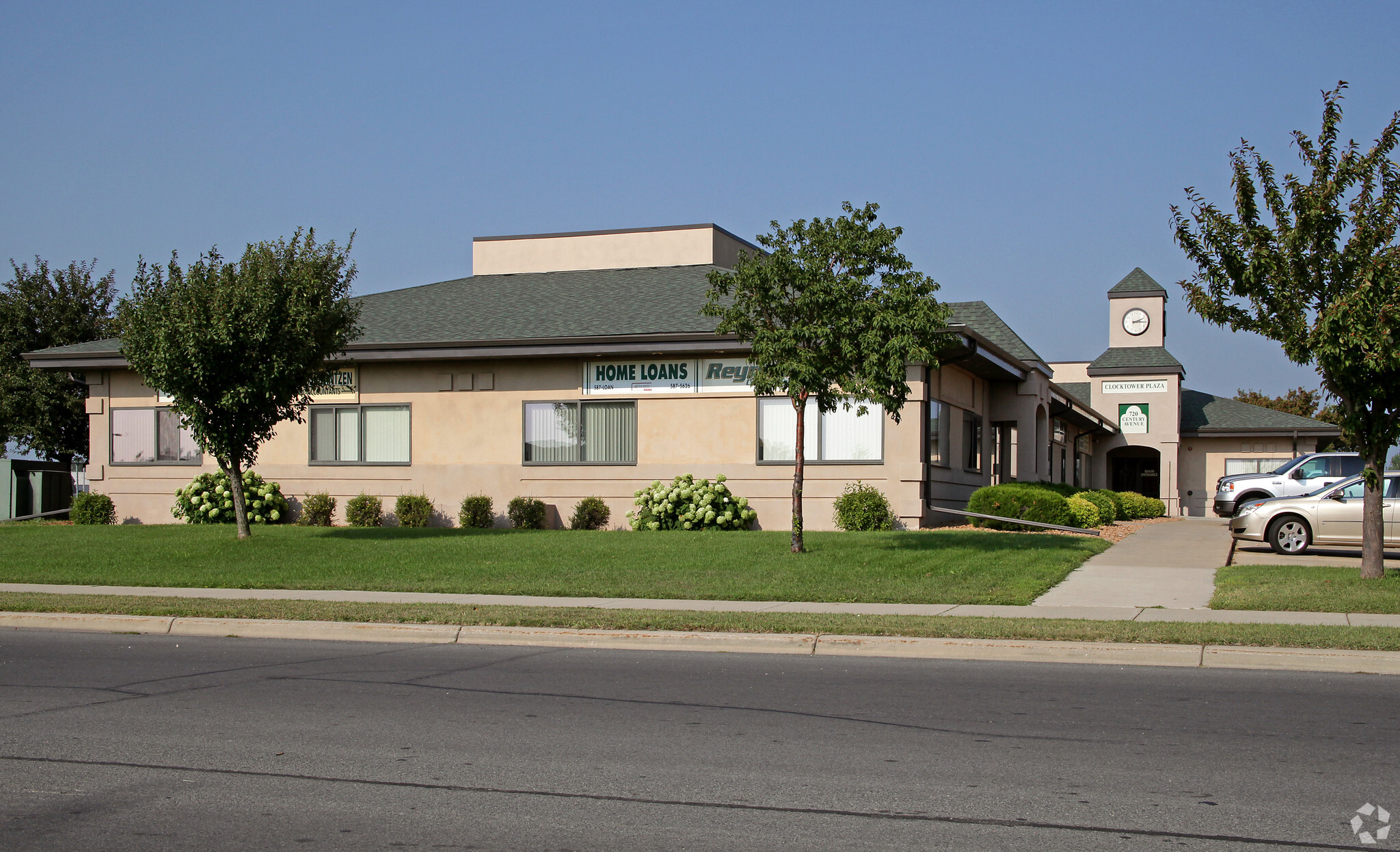 720 Century Ave SW, Hutchinson, MN en venta Foto principal- Imagen 1 de 3