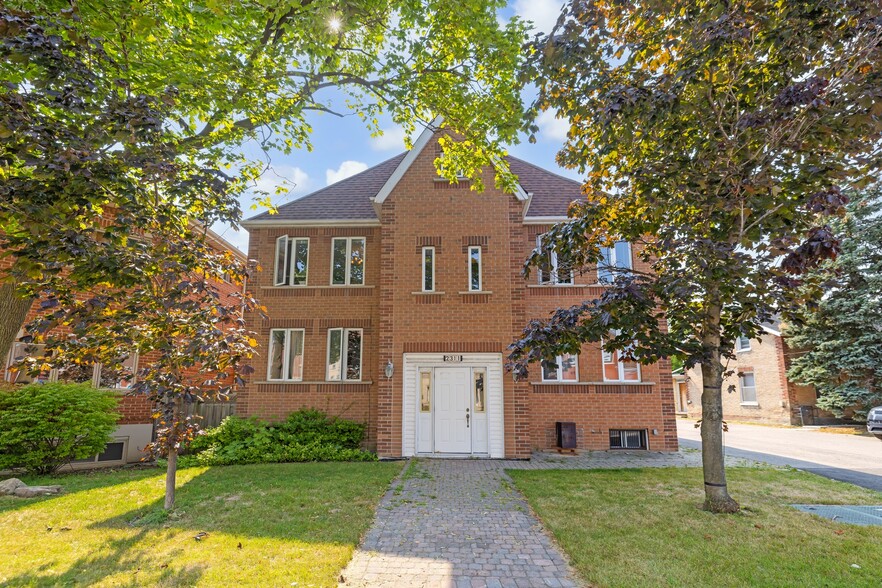 2311 Major Mackenzie Dr, Vaughan, ON en venta - Foto del edificio - Imagen 2 de 6