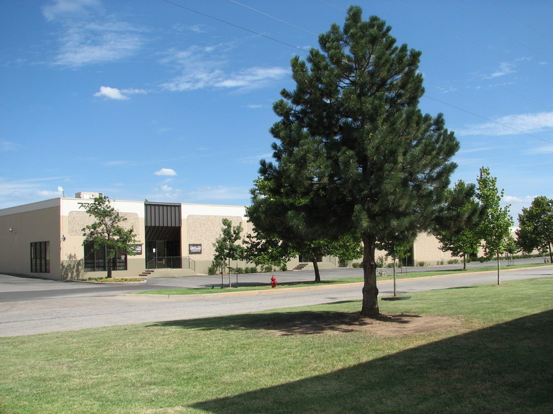 210 W Wilshire Blvd, Oklahoma City, OK en alquiler - Foto del edificio - Imagen 2 de 14