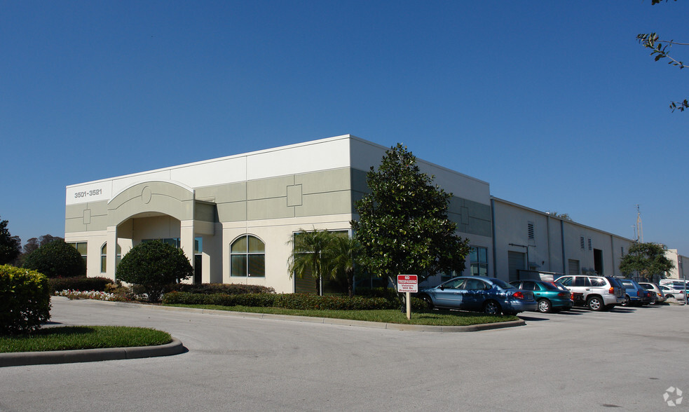 3501-3521 Parkway Center Ct, Orlando, FL en alquiler - Foto del edificio - Imagen 2 de 3