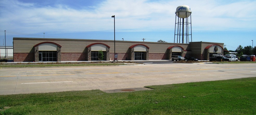 5400 Phoenix Ave, Fort Smith, AR en alquiler - Foto principal - Imagen 1 de 5