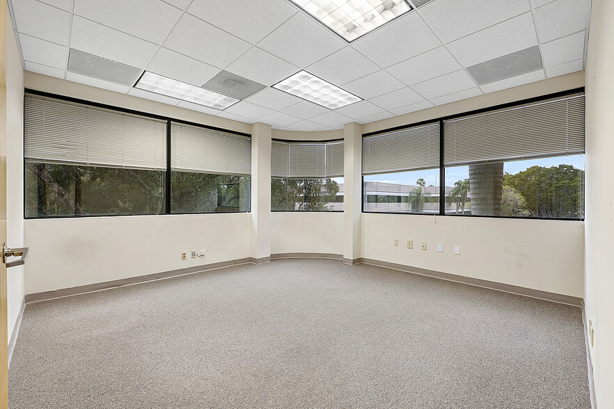 400 Sawgrass Corporate Pky, Sunrise, FL en alquiler - Foto del interior - Imagen 3 de 19