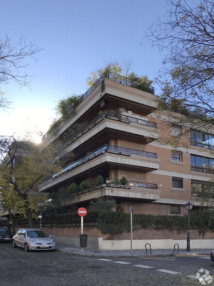 Calle de Daniel Urrabieta, 7, Madrid, Madrid en venta - Foto del edificio - Imagen 2 de 2