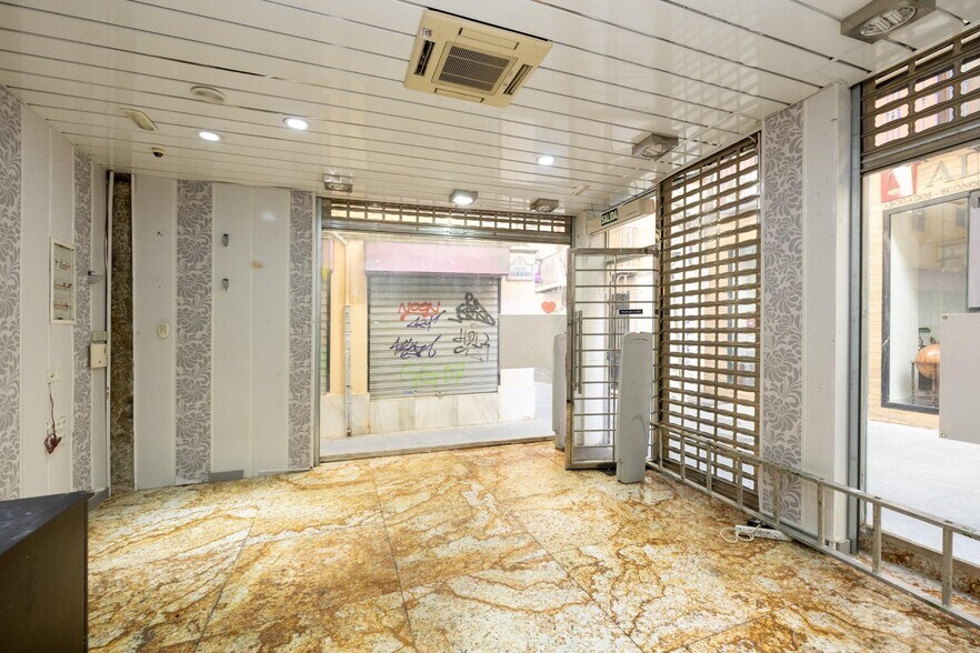 Calle Cerrajeros, 1, Granada, Granada en venta - Foto del edificio - Imagen 3 de 22