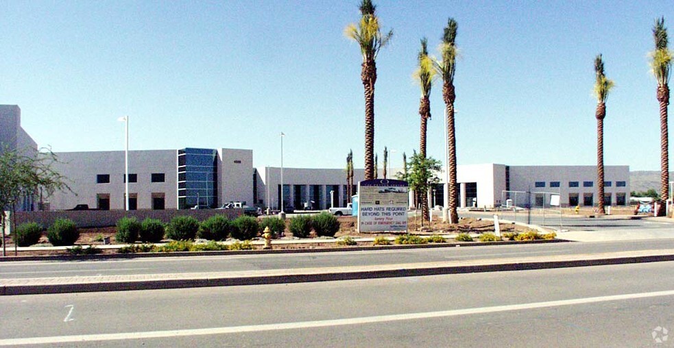 4323 E Cotton Center Blvd, Phoenix, AZ en alquiler - Foto del edificio - Imagen 3 de 25