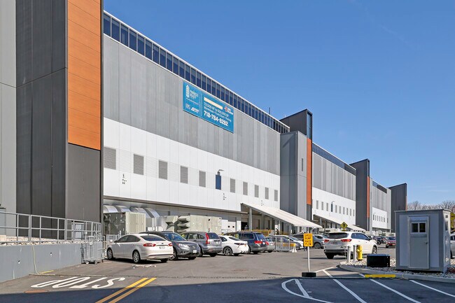 Más detalles de 2505 Bruckner Blvd, Bronx, NY - Varios usos en alquiler