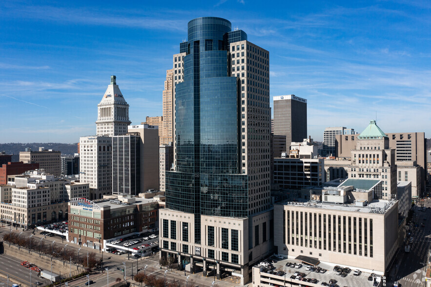 312 Walnut St, Cincinnati, OH en alquiler - Foto del edificio - Imagen 2 de 5