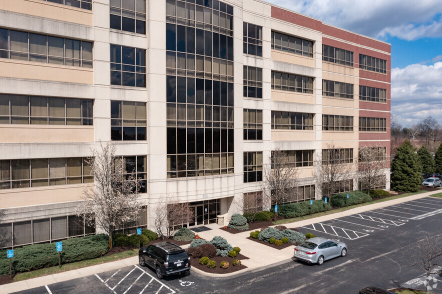 300 E Business Way, Cincinnati, OH en alquiler - Foto del edificio - Imagen 3 de 9