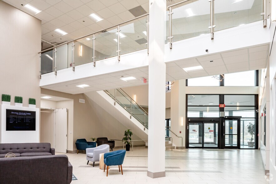 387 Shuman Blvd, Naperville, IL en alquiler - Vestíbulo - Imagen 2 de 60