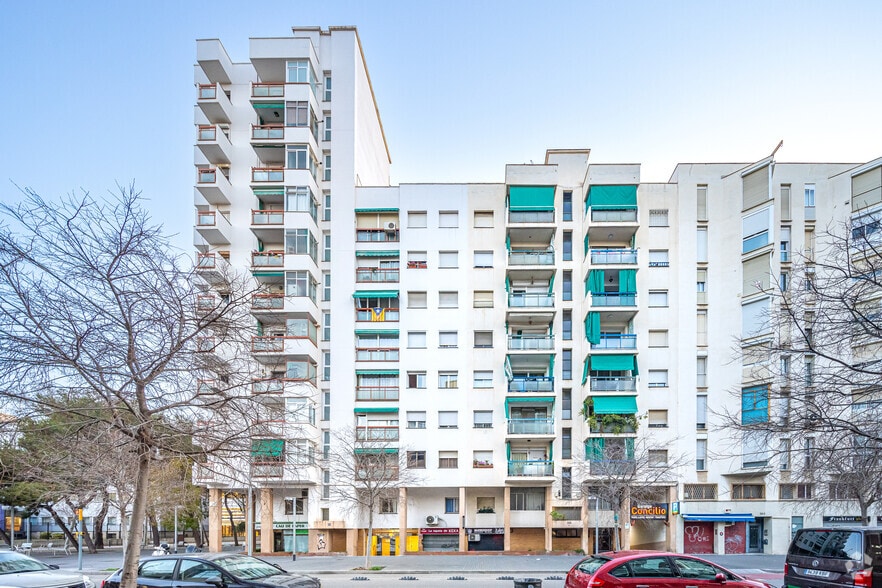 Local en Barcelona, Barcelona en alquiler - Foto del edificio - Imagen 3 de 3