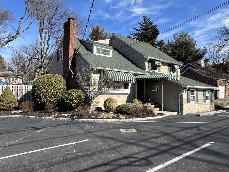 69 S Martine Ave, Fanwood, NJ en venta - Foto del edificio - Imagen 3 de 11