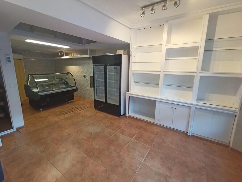 Local en Cáceres en alquiler - Foto del edificio - Imagen 2 de 7