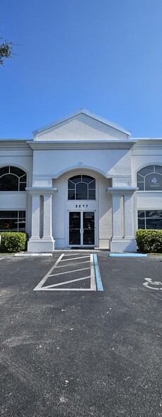 2277 Trade Center Way, Naples, FL en venta - Foto del edificio - Imagen 1 de 1