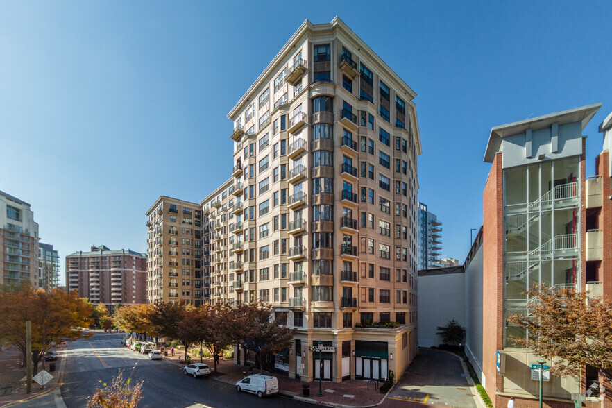 7710 Woodmont Ave, Bethesda, MD en alquiler - Foto del edificio - Imagen 3 de 4