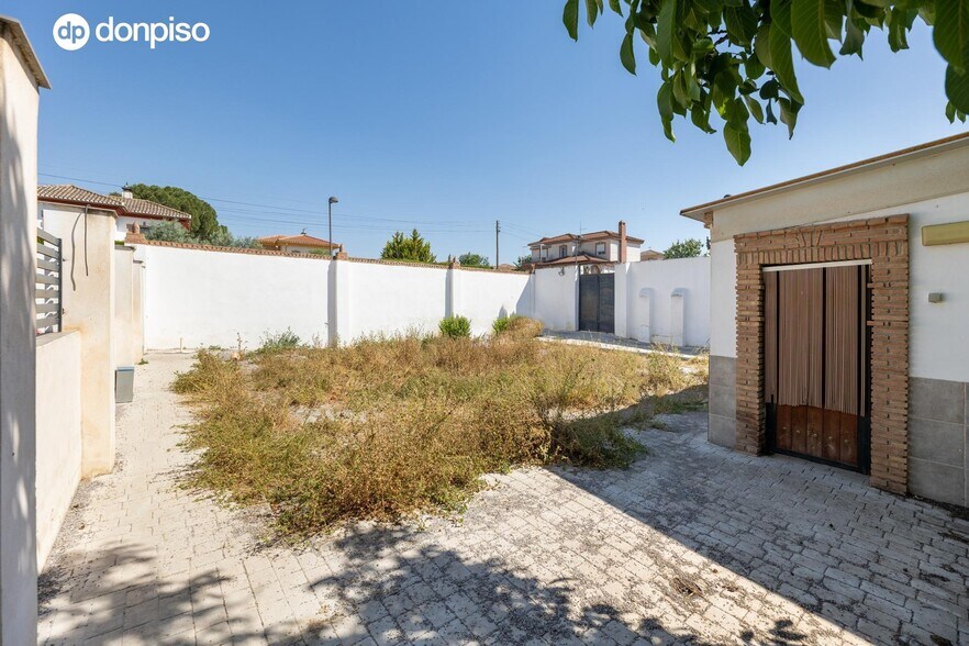 Calle Magnolia, 30, Cúllar Vega, Granada en venta - Foto del edificio - Imagen 2 de 16