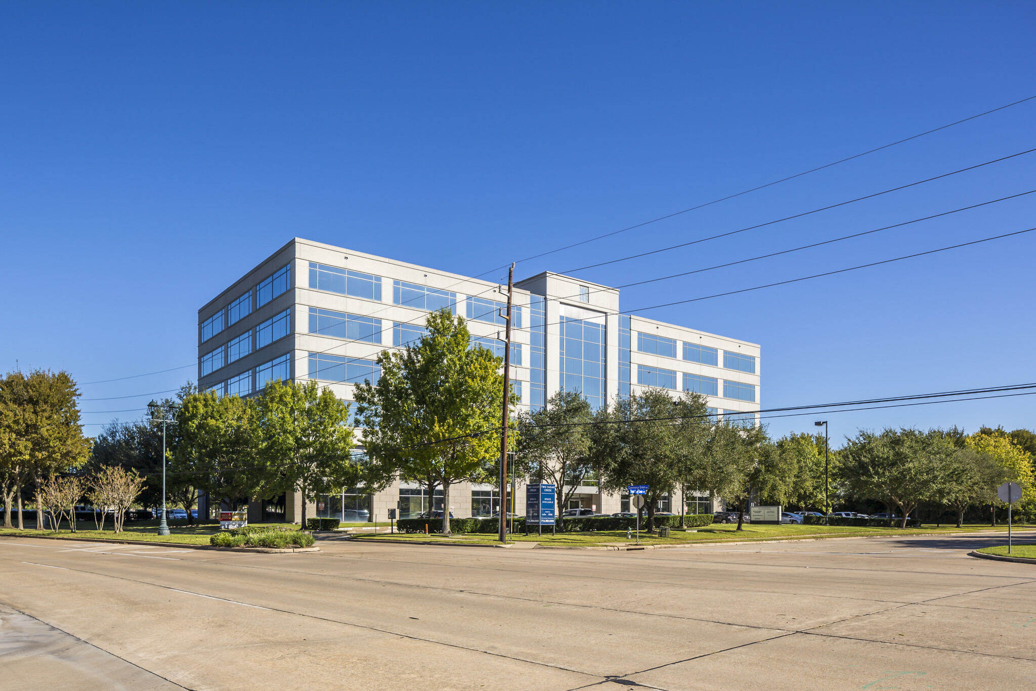 77 Sugar Creek Center Blvd, Sugar Land, TX en alquiler Foto del edificio- Imagen 1 de 34