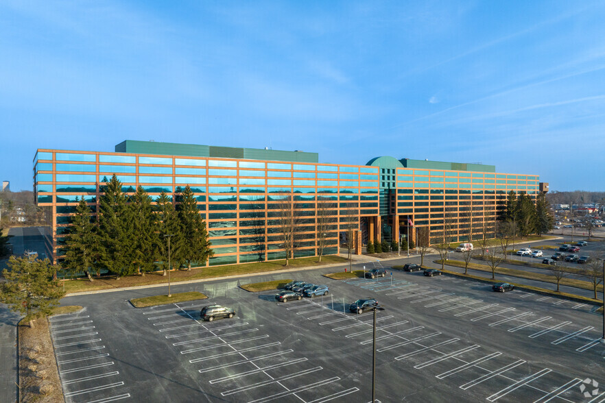 25300-25330 Telegraph Rd, Southfield, MI en alquiler - Foto del edificio - Imagen 2 de 45