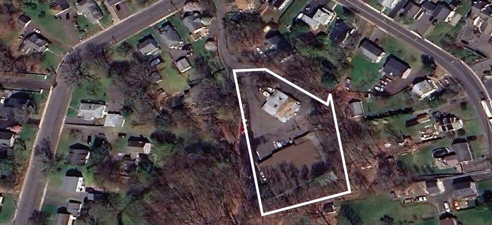 12 Highwood Ave, Southington, CT en alquiler - Foto del edificio - Imagen 2 de 2