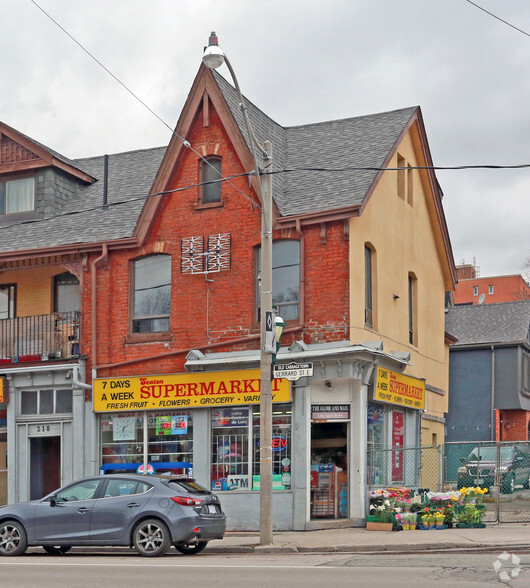 220 Gerrard St E, Toronto, ON en alquiler - Foto principal - Imagen 1 de 3