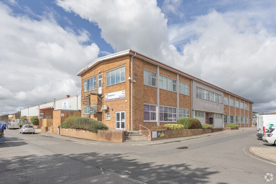 Cheney Manor Industrial, Swindon en venta - Foto del edificio - Imagen 2 de 2