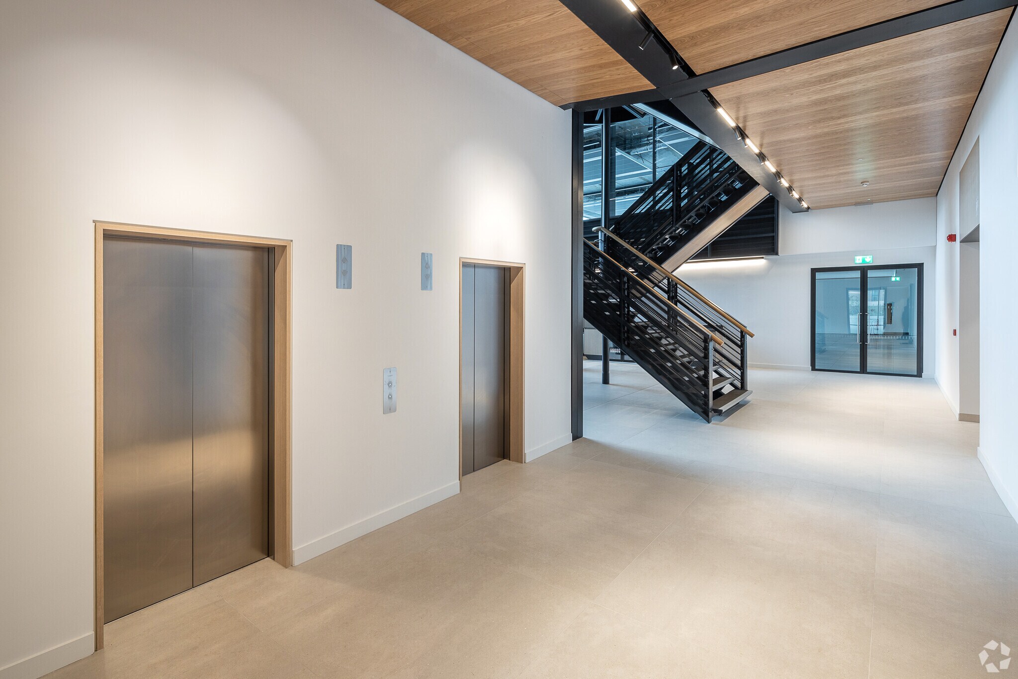 217 Bath Rd, Slough en alquiler Vestíbulo- Imagen 1 de 7