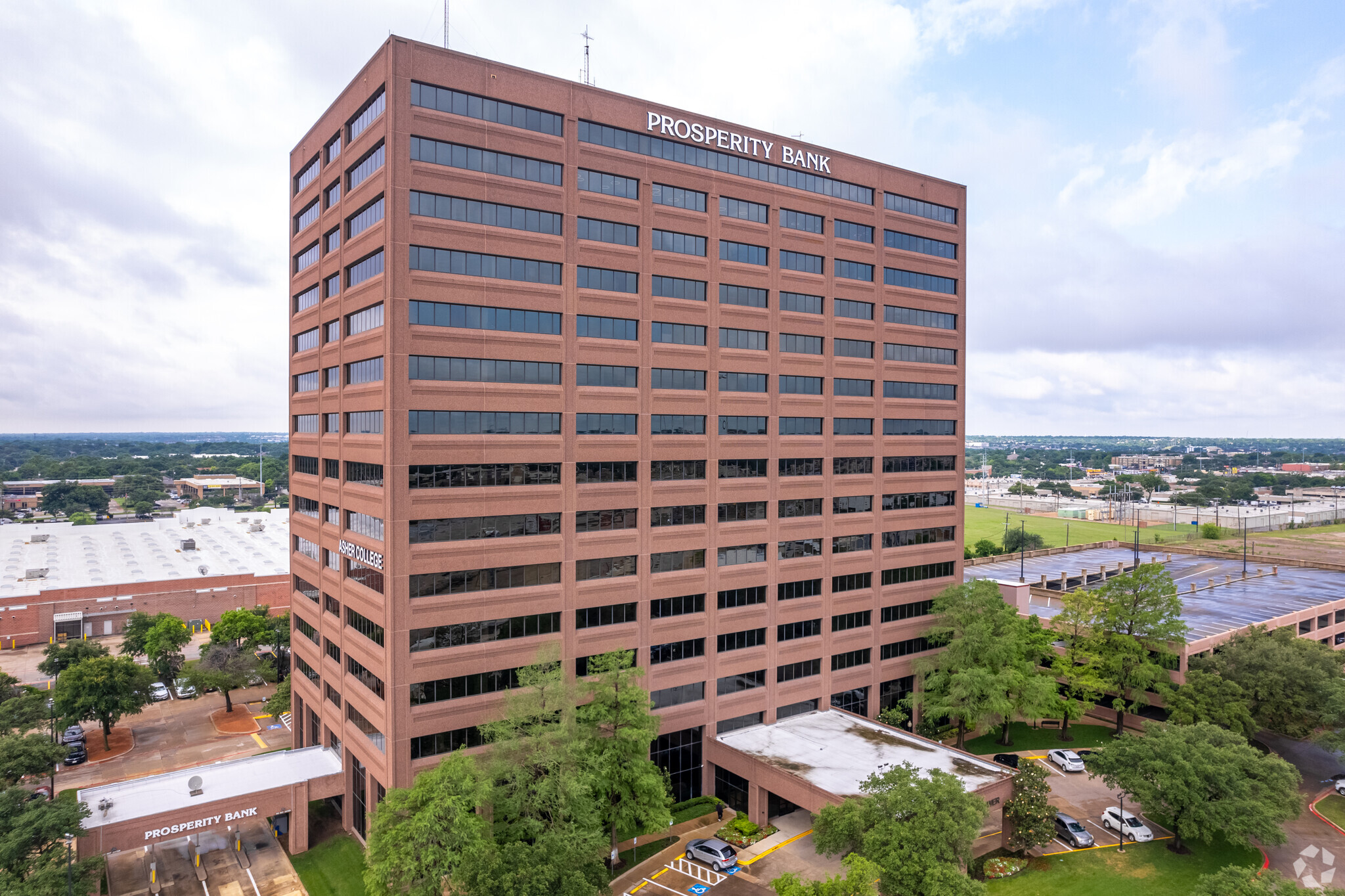 9330 Lyndon B Johnson Fwy, Dallas, TX en alquiler Foto del edificio- Imagen 1 de 18