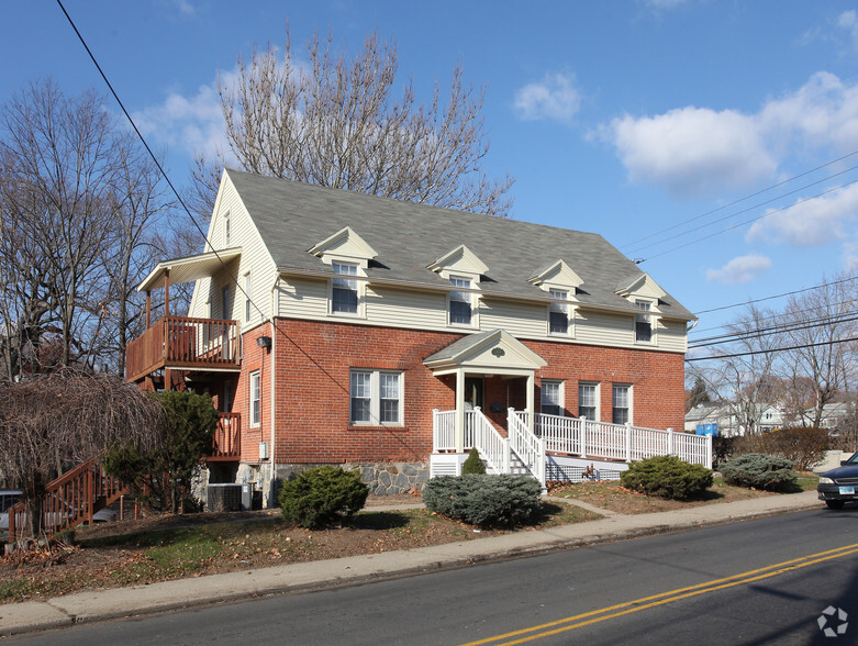 2024 E Main St, Waterbury, CT en venta - Foto principal - Imagen 1 de 23