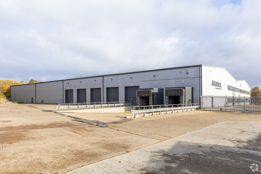 Ravens Way, Northampton en alquiler - Foto del edificio - Imagen 3 de 5