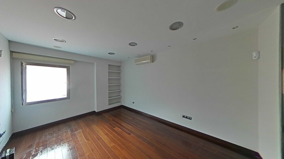 Oficina en Valladolid en venta - Foto del edificio - Imagen 2 de 27