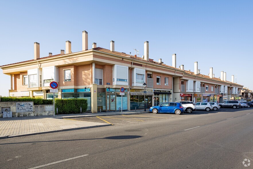Avenida de las Castañeras, 34, Arroyomolinos, Madrid en venta - Foto del edificio - Imagen 1 de 6