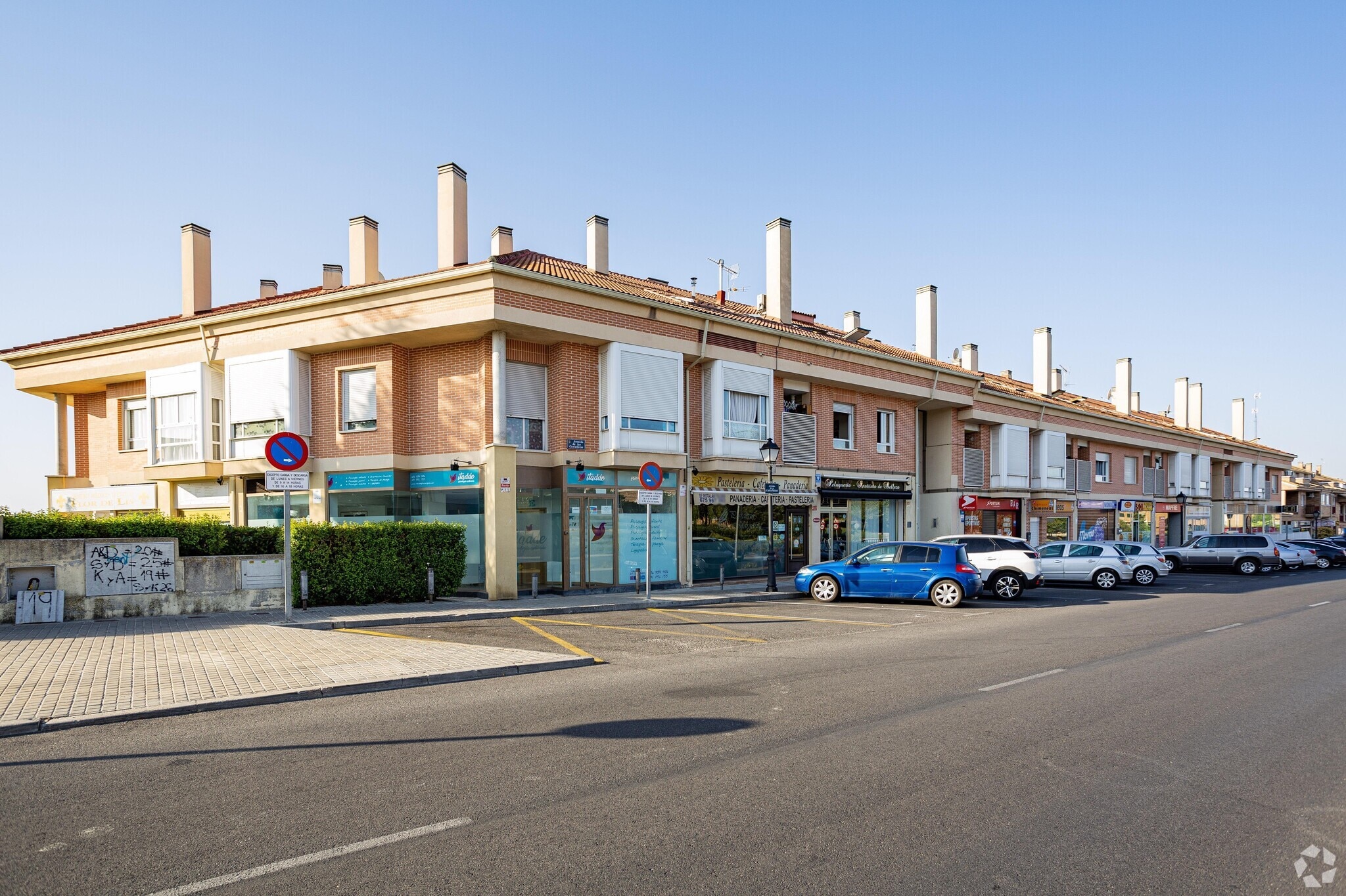 Avenida de las Castañeras, 34, Arroyomolinos, Madrid en venta Foto del edificio- Imagen 1 de 7