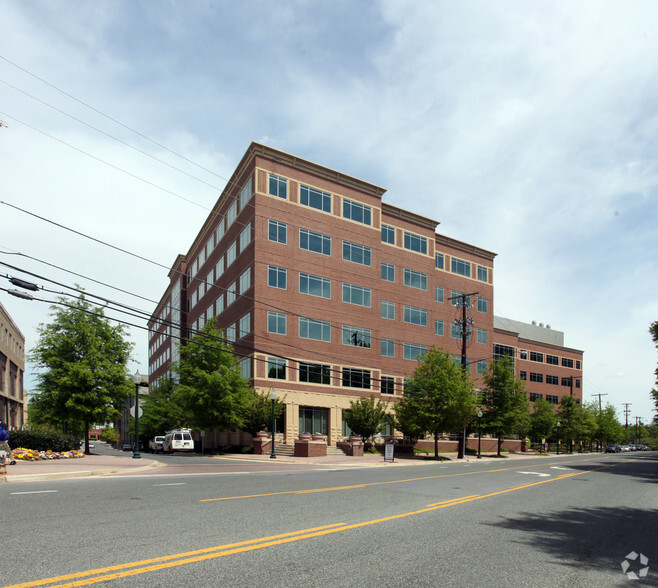 5635 Fishers Ln, Rockville, MD en alquiler - Foto del edificio - Imagen 2 de 18