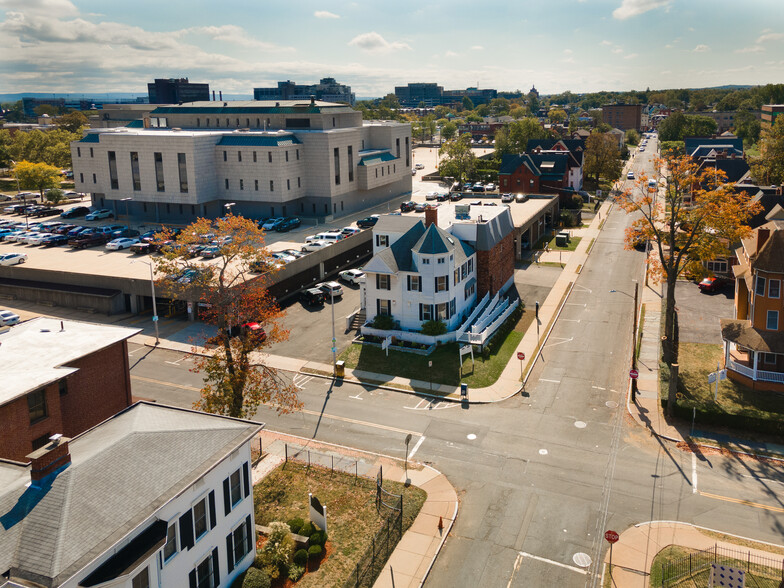 39 Russ St, Hartford, CT en alquiler - Foto del edificio - Imagen 1 de 10