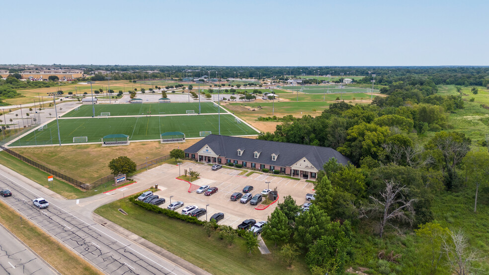 3030 University Dr E, College Station, TX en alquiler - Foto del edificio - Imagen 2 de 38