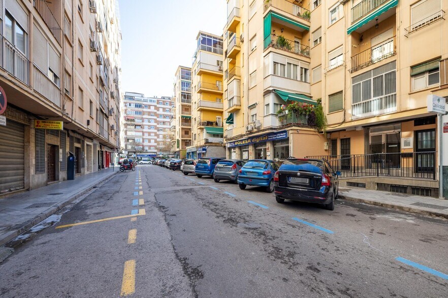 Calle Ángel Barrios, 3, Granada, Granada en venta - Foto del edificio - Imagen 2 de 32