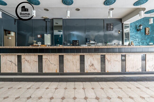 Más detalles de de Málaga, 73, Granada - Local en venta
