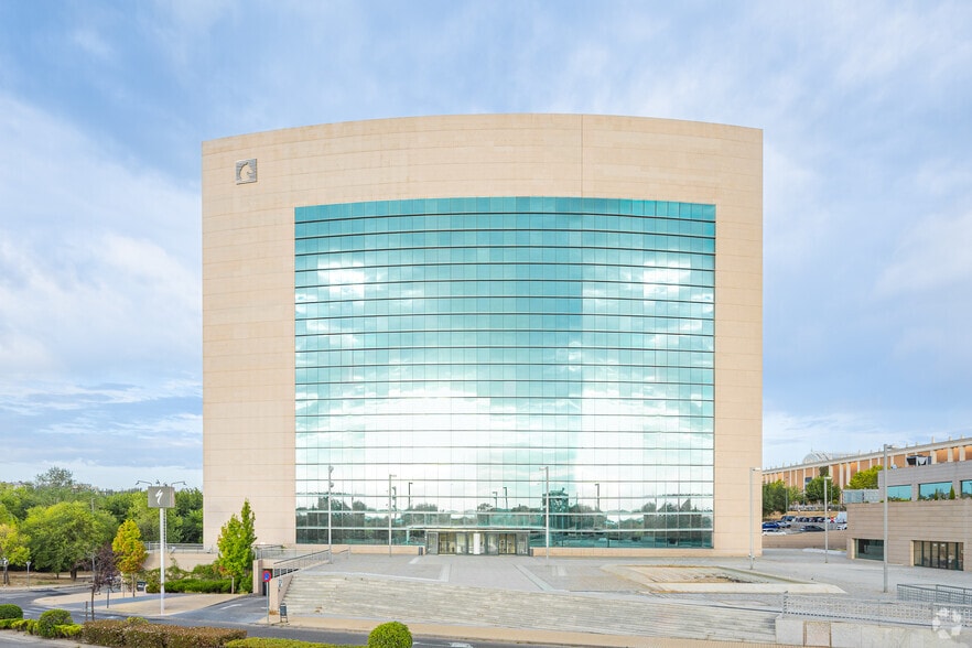Avenida Juncal, 24, San Sebastián de los Reyes, Madrid en alquiler - Foto del edificio - Imagen 1 de 23