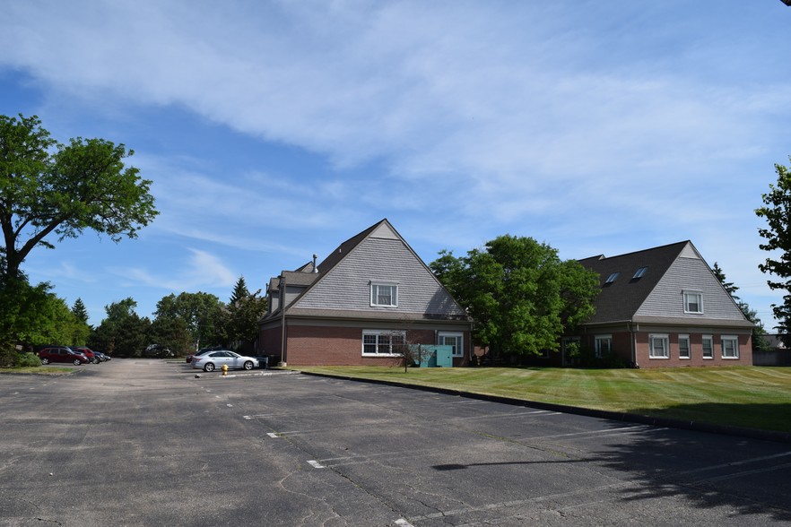 38935 Ann Arbor Rd, Livonia, MI en alquiler - Foto del edificio - Imagen 2 de 9