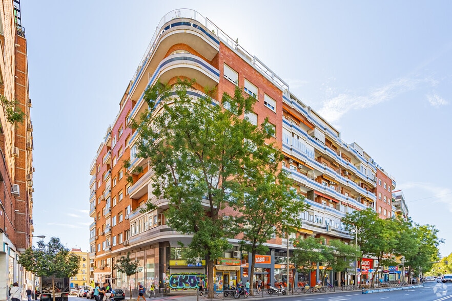 Edificio residencial en Madrid, Madrid en venta - Foto del edificio - Imagen 1 de 2