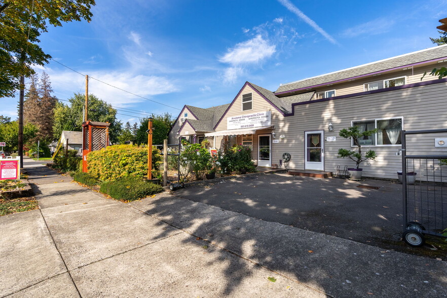 909 SE Cedar St, Hillsboro, OR en venta - Foto principal - Imagen 1 de 56