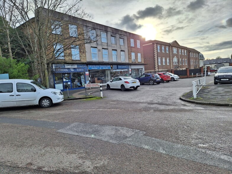 58-64 Portsmouth Rd, Cobham en venta - Foto del edificio - Imagen 2 de 3