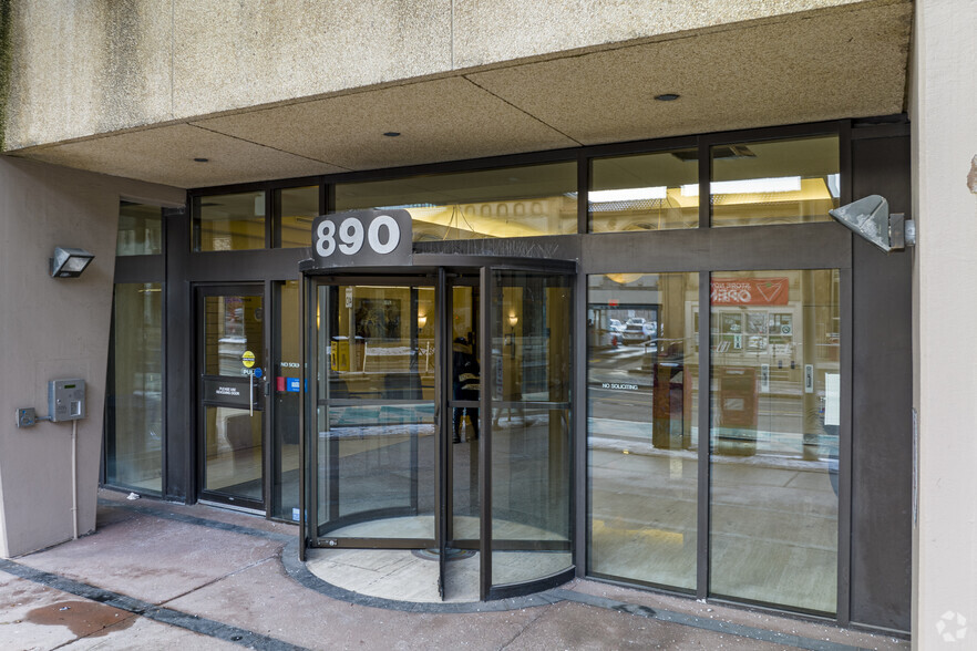 890 Yonge St, Toronto, ON en alquiler - Foto del edificio - Imagen 3 de 5