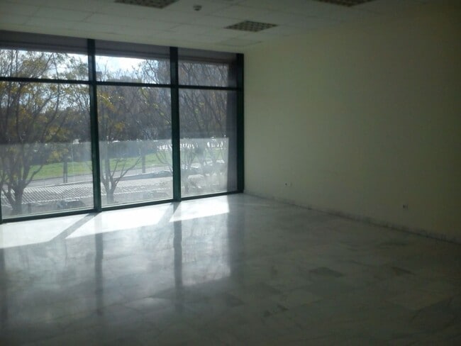 Más detalles de Calle Aviación, S/N, SEVILLA - Oficina en alquiler