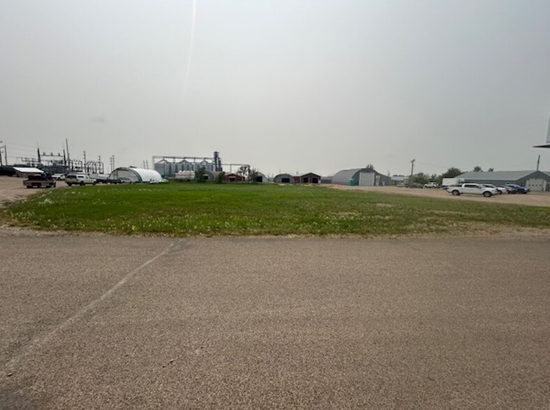 E 11th St, Bottineau, ND en venta - Otros - Imagen 3 de 7