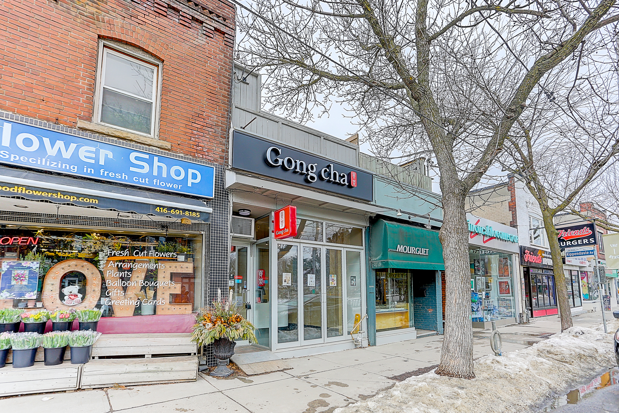 1918 Queen St E, Toronto, ON en venta Foto del edificio- Imagen 1 de 9