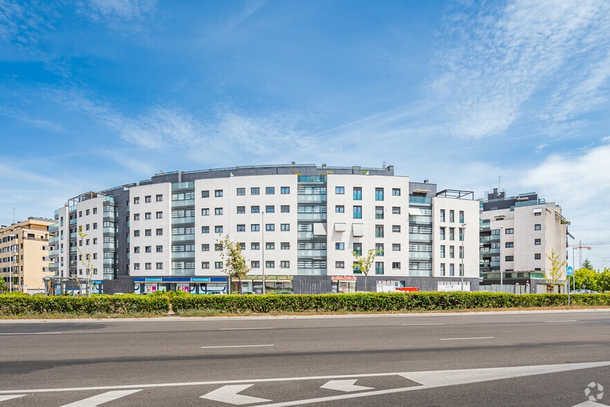 Local en Madrid, Madrid en alquiler - Foto del edificio - Imagen 3 de 3